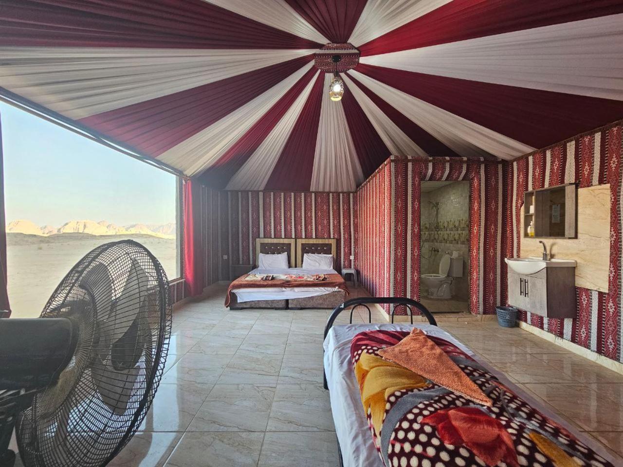Bed and Breakfast Beduin Star Trail Camp Wadi Rum Exterior foto