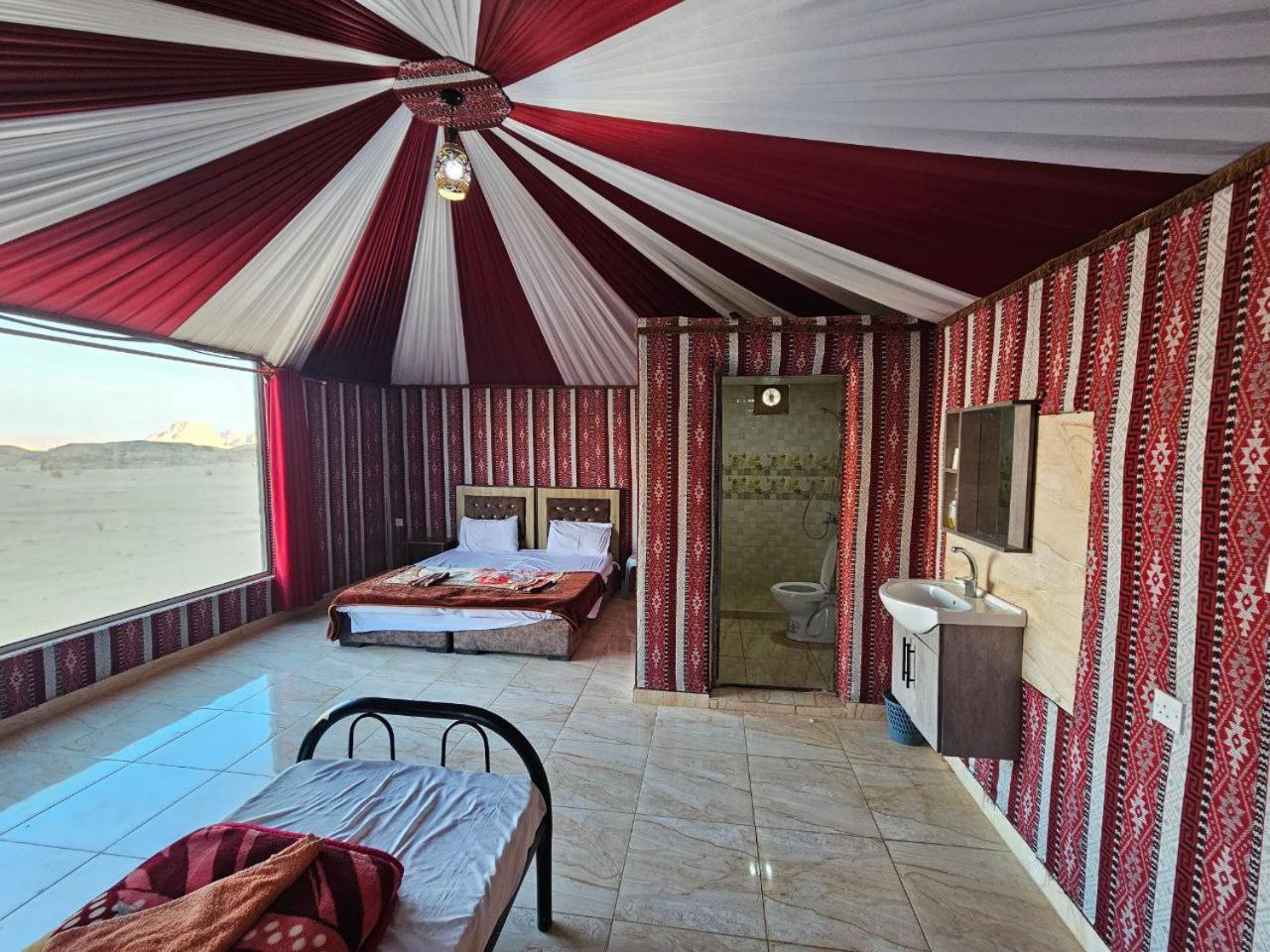 Bed and Breakfast Beduin Star Trail Camp Wadi Rum Exterior foto
