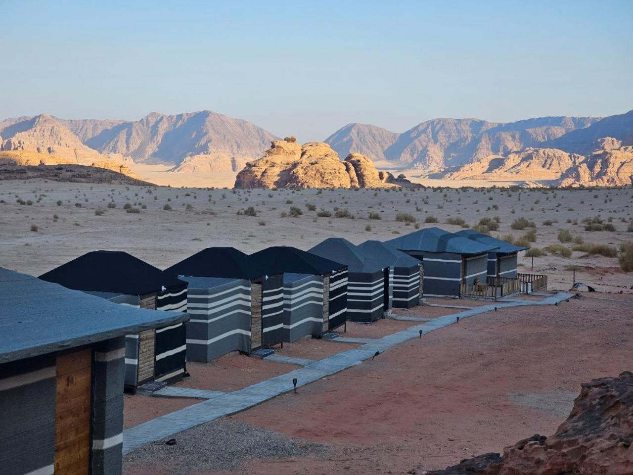 Bed and Breakfast Beduin Star Trail Camp Wadi Rum Exterior foto