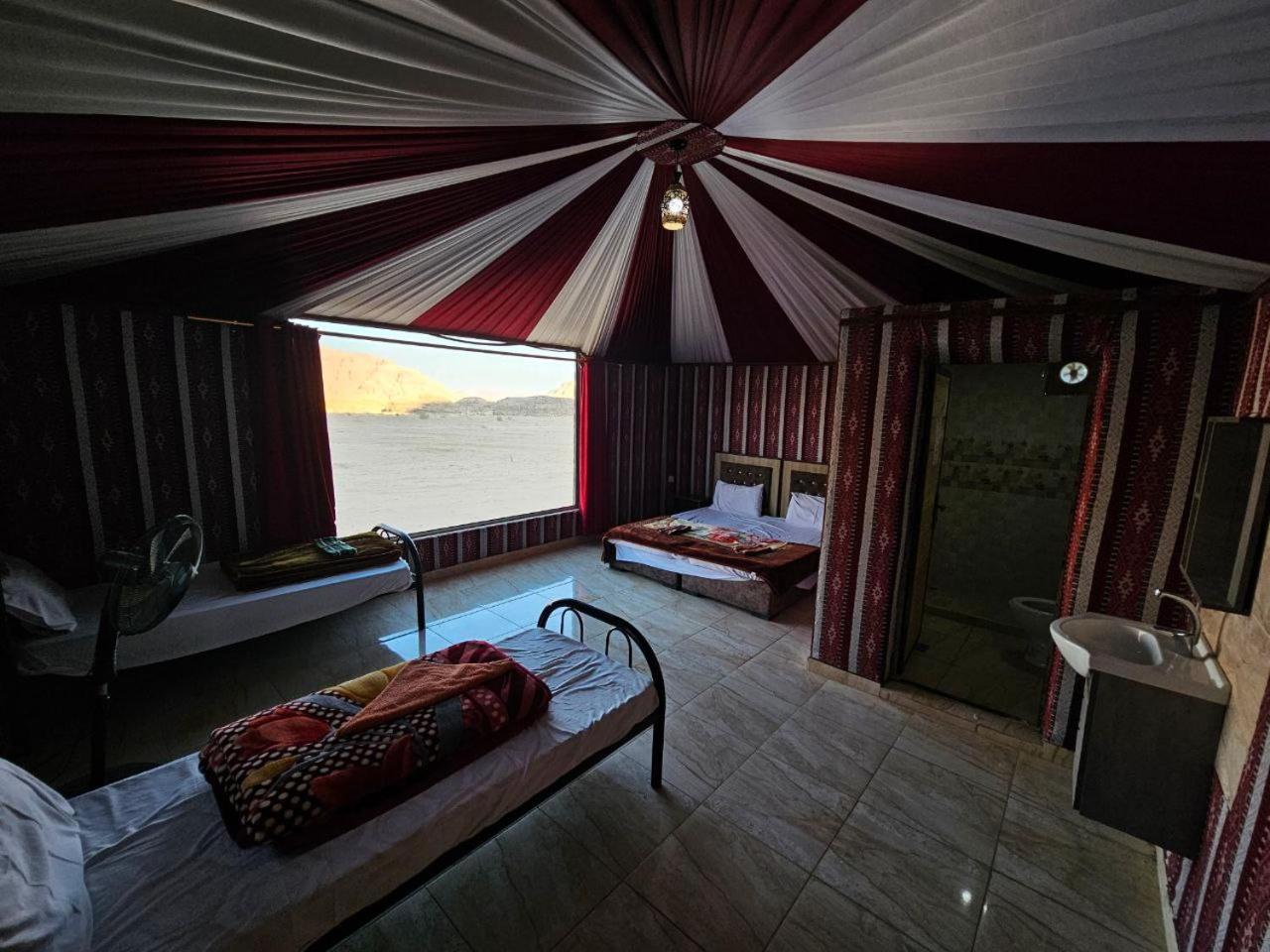 Bed and Breakfast Beduin Star Trail Camp Wadi Rum Exterior foto